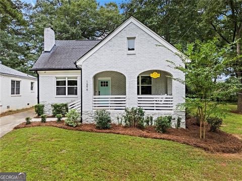 Photo of 1696 Emerald Avenue SW, Atlanta, GA 30310 (MLS # 10622064)