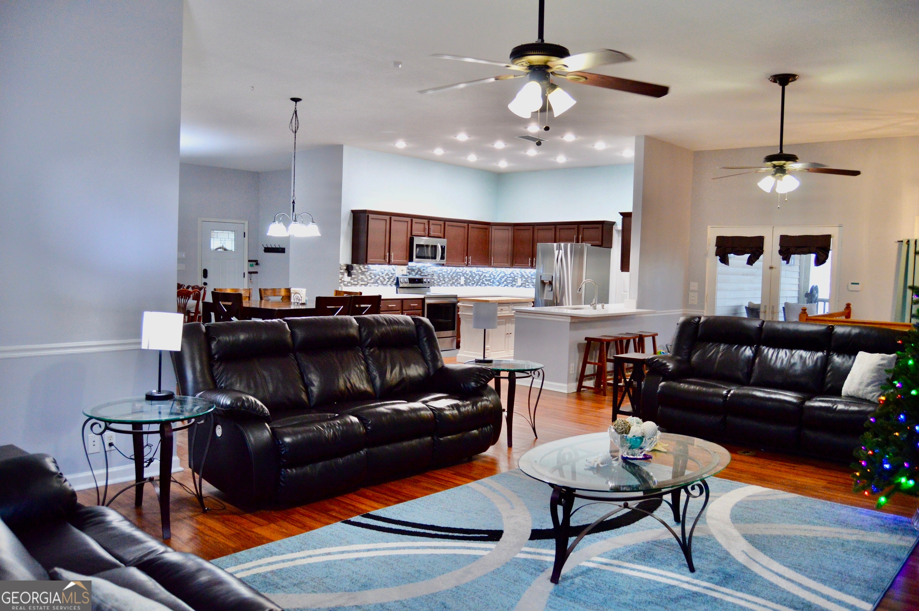 817 Brookside DR