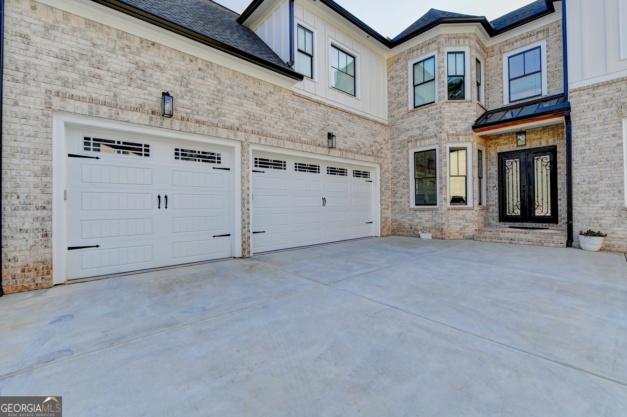4135 Wildberry LN