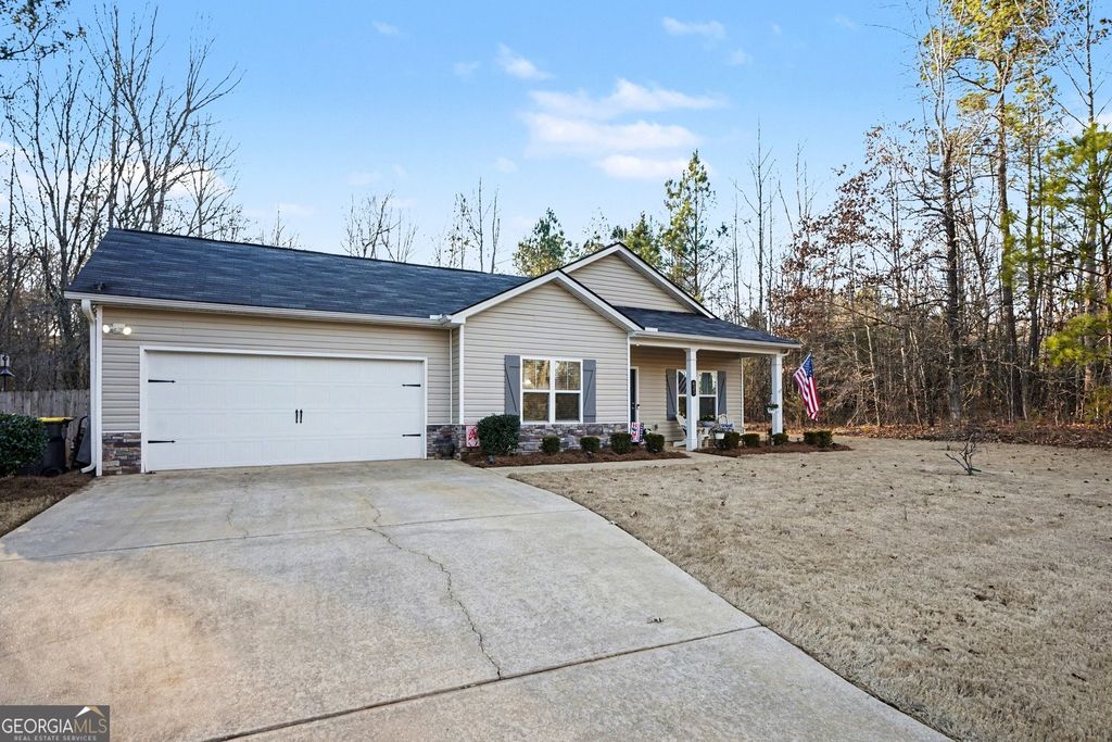 Photo of 635 Pinewood Drive, Gay, GA 30218 (MLS # 10691296)