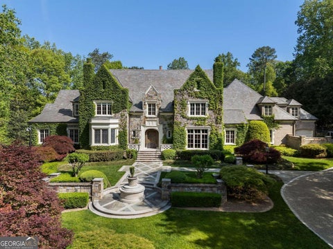 Photo of 3685 Paces Ferry Road NW, Atlanta, GA 30327 (MLS # 10811669)