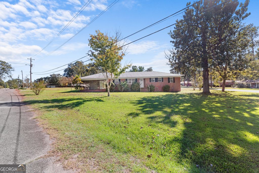 Photo of 202 Laurel Drive, Sylvania, GA 30467 (MLS # 10626204)
