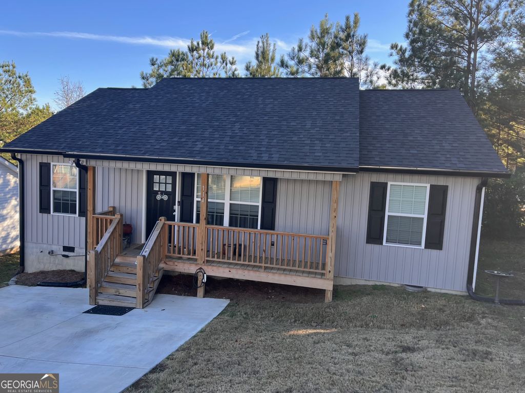 Photo of 114 Roslyn Court, Dalton, GA 30720 (MLS # 10650447)