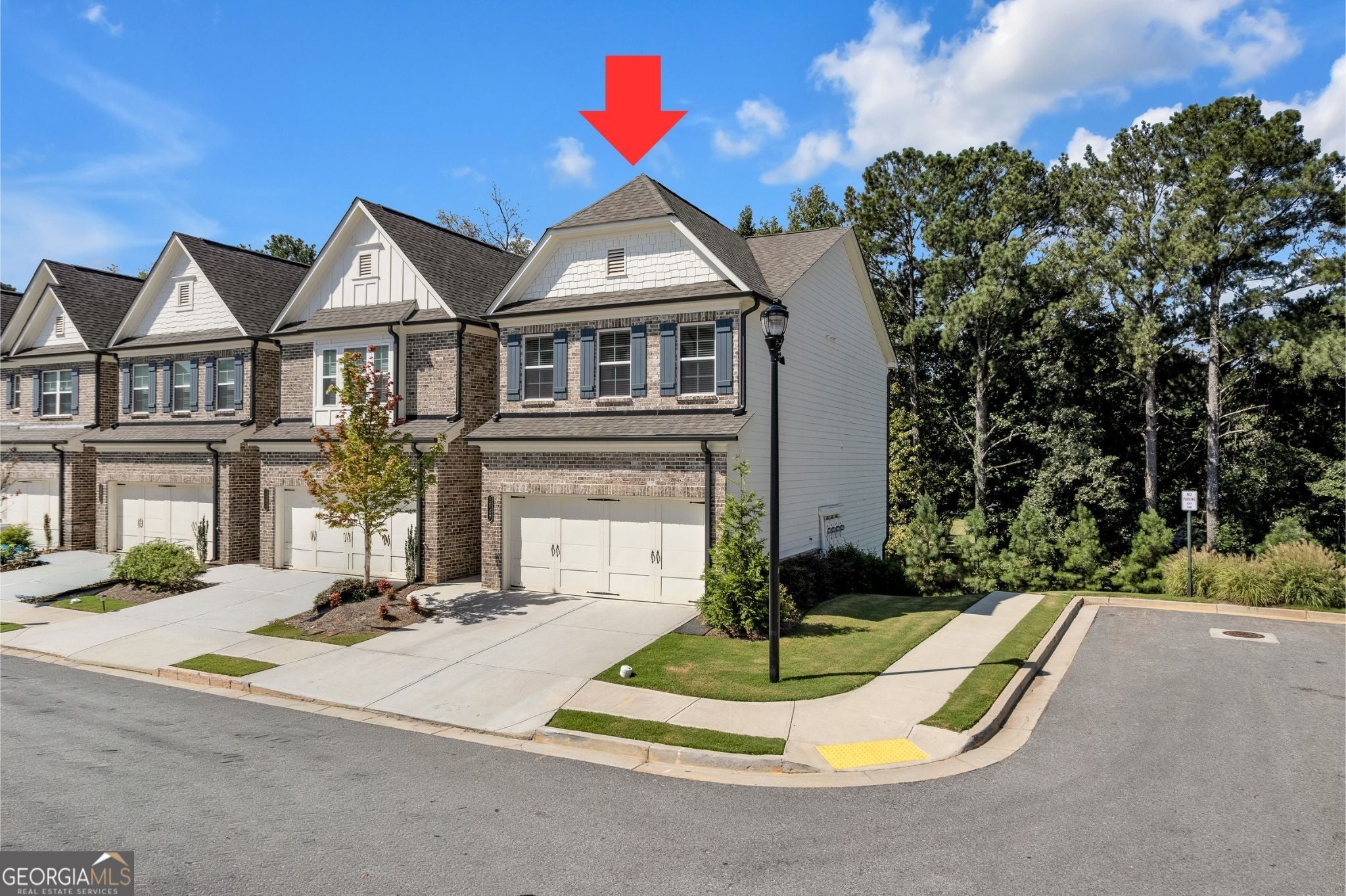 1567 Gin Blossom CIR