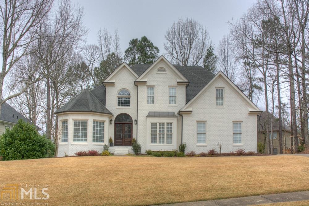 Beautiful home that has recently been painted on the exterior with a trending designer color. The kitchen boasts new cabinets, quartz countertops, backsplash and appliances! Lots of attention to details has been paid on all 3 levels of this move-in ready home. And ita???s located in a perfect location (Alpharetta address with Forsyth County taxes!).