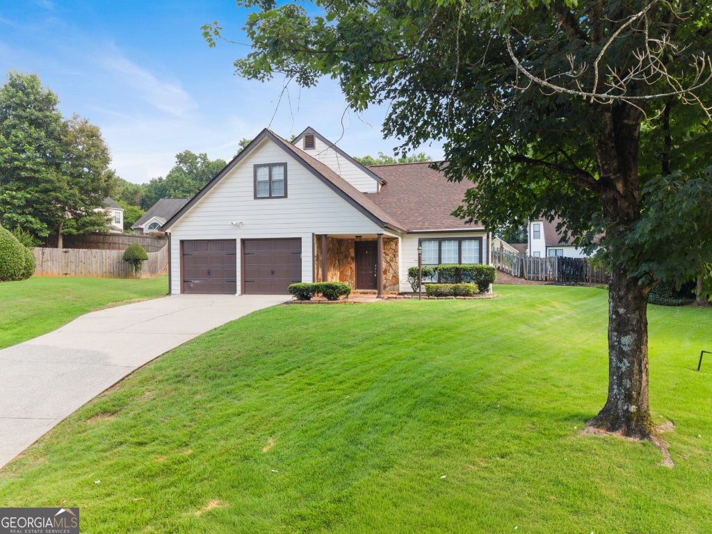 Photo of 920 Cobb Place Manor Drive, Marietta, GA 30066 (MLS # 10797799)