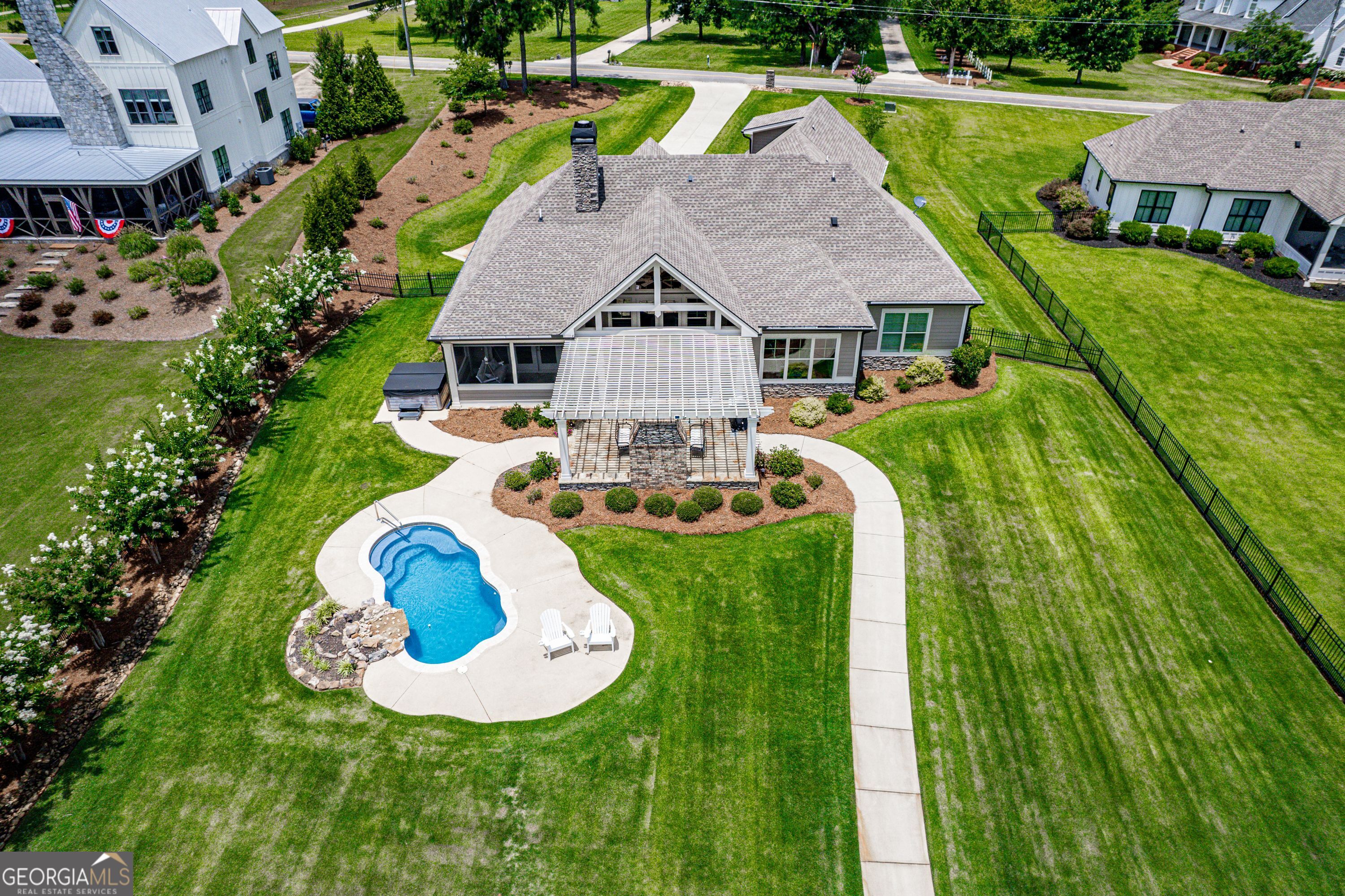 160 Lakeview Dr