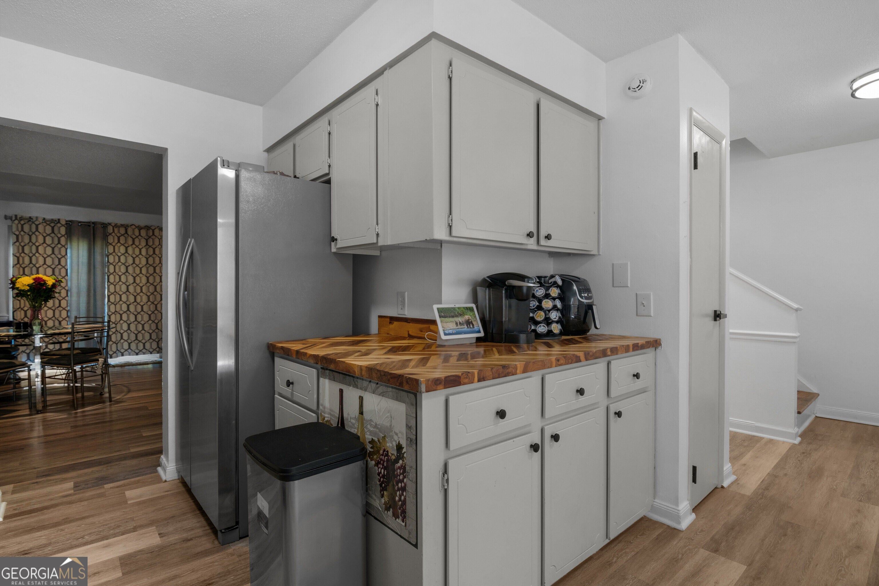 912 Pineland AVE APT 4