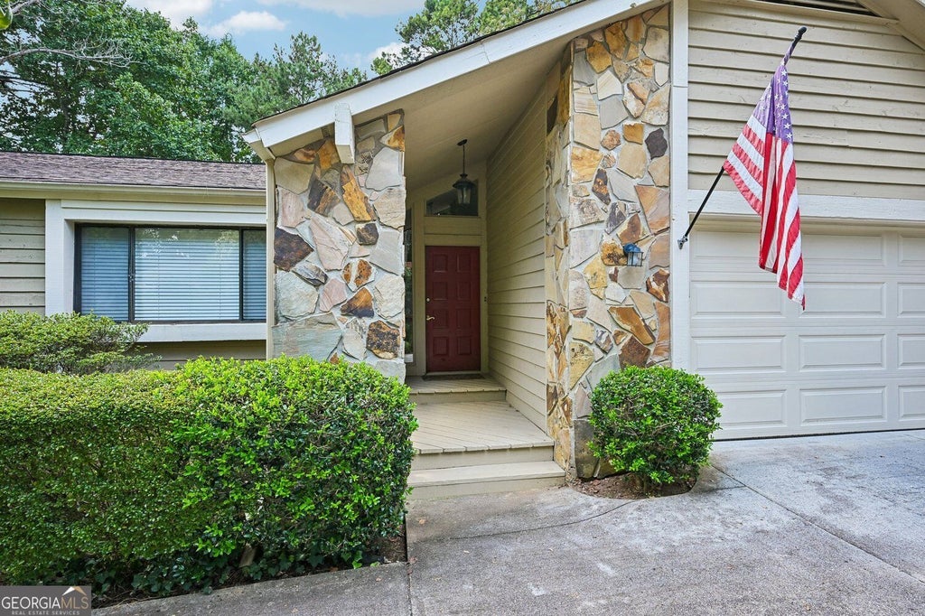 Photo of 1008 Muirfield Drive NE, Marietta, GA 30068 (MLS # 10847342)