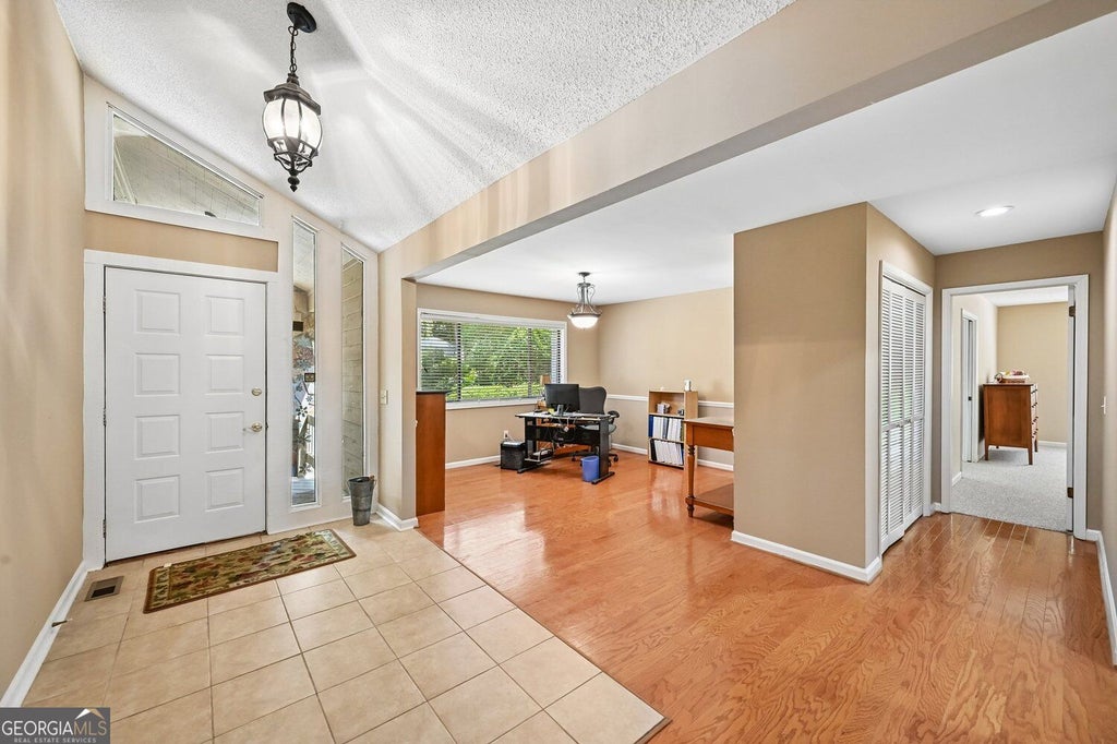 Photo of 1008 Muirfield Drive NE, Marietta, GA 30068 (MLS # 10847342)