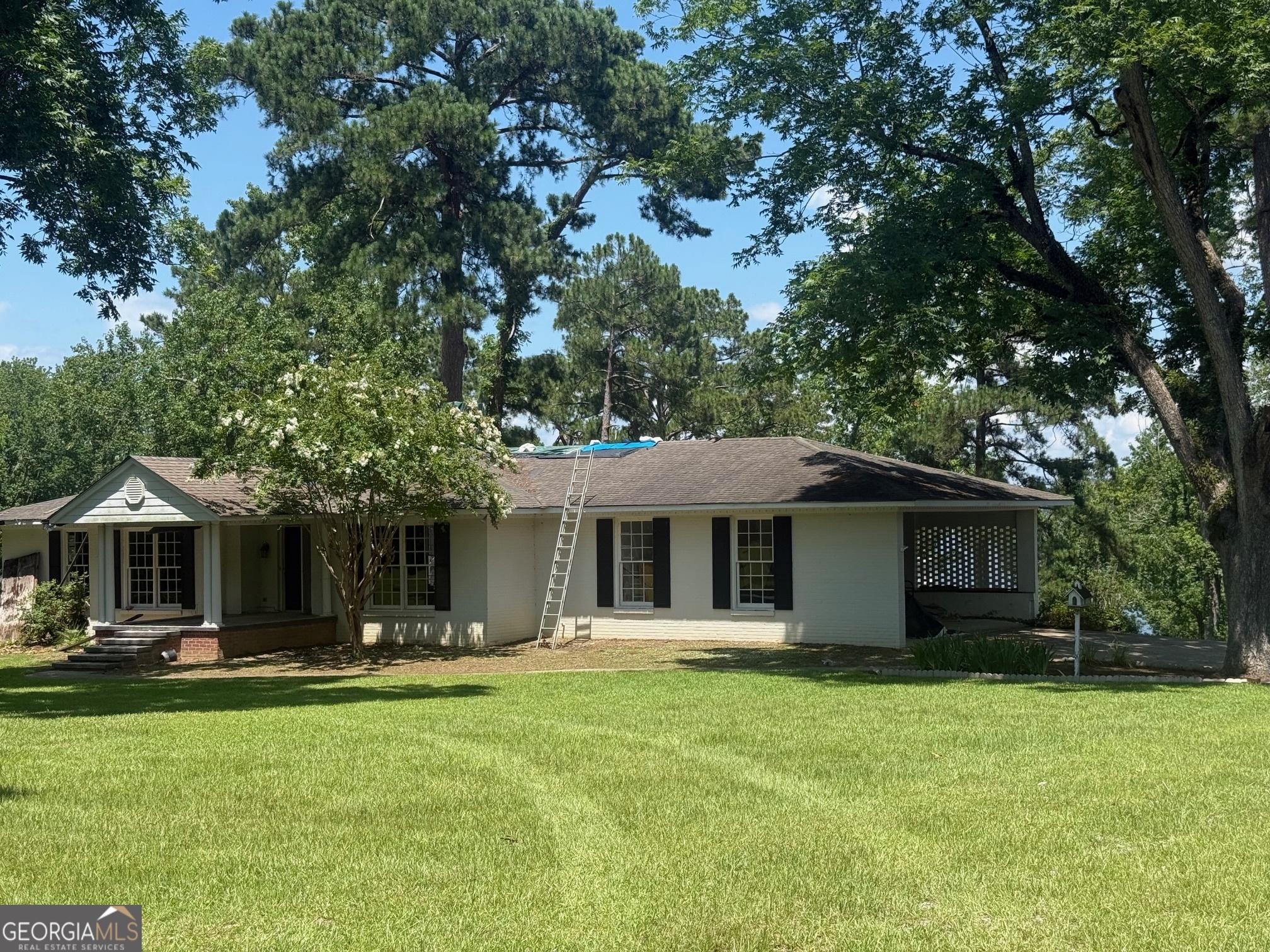 111 Lakeview DR