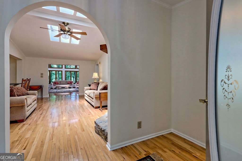 993 Lakeside DR