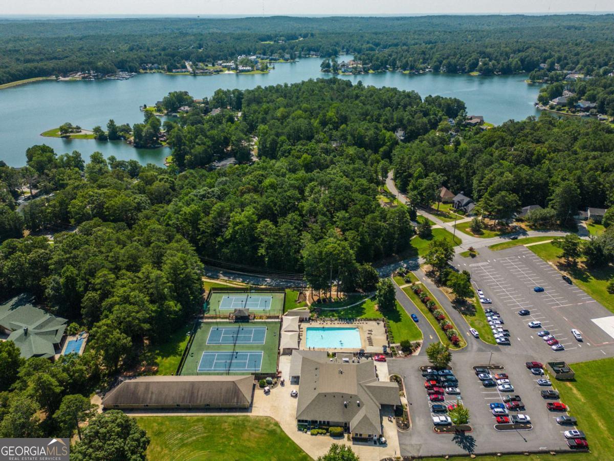 3363 Lakeview PKWY