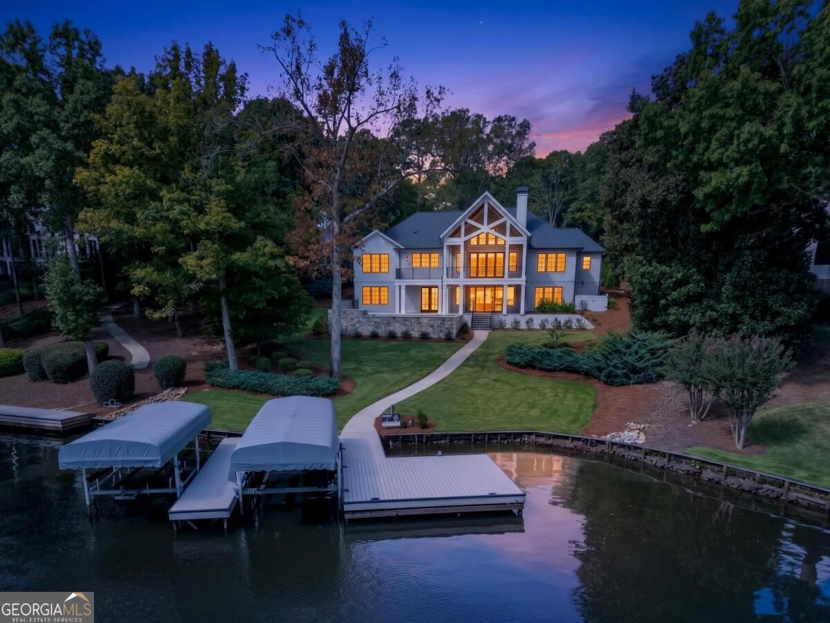 136 Barrington Hall DR