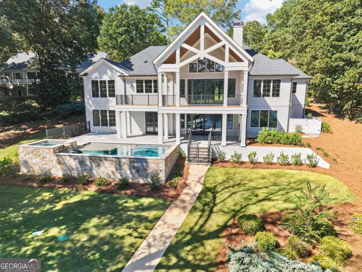 136 Barrington Hall DR
