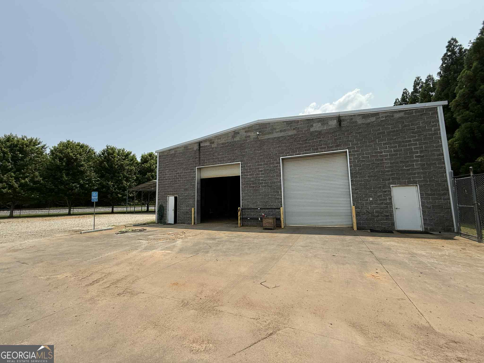820 N Steele DR