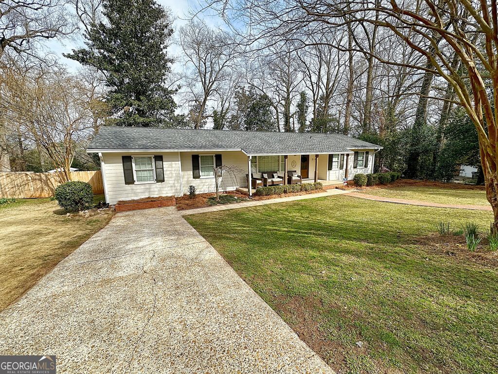 Photo of 216 E Lane Cir, Lagrange, GA 30240 (MLS # 10692037)