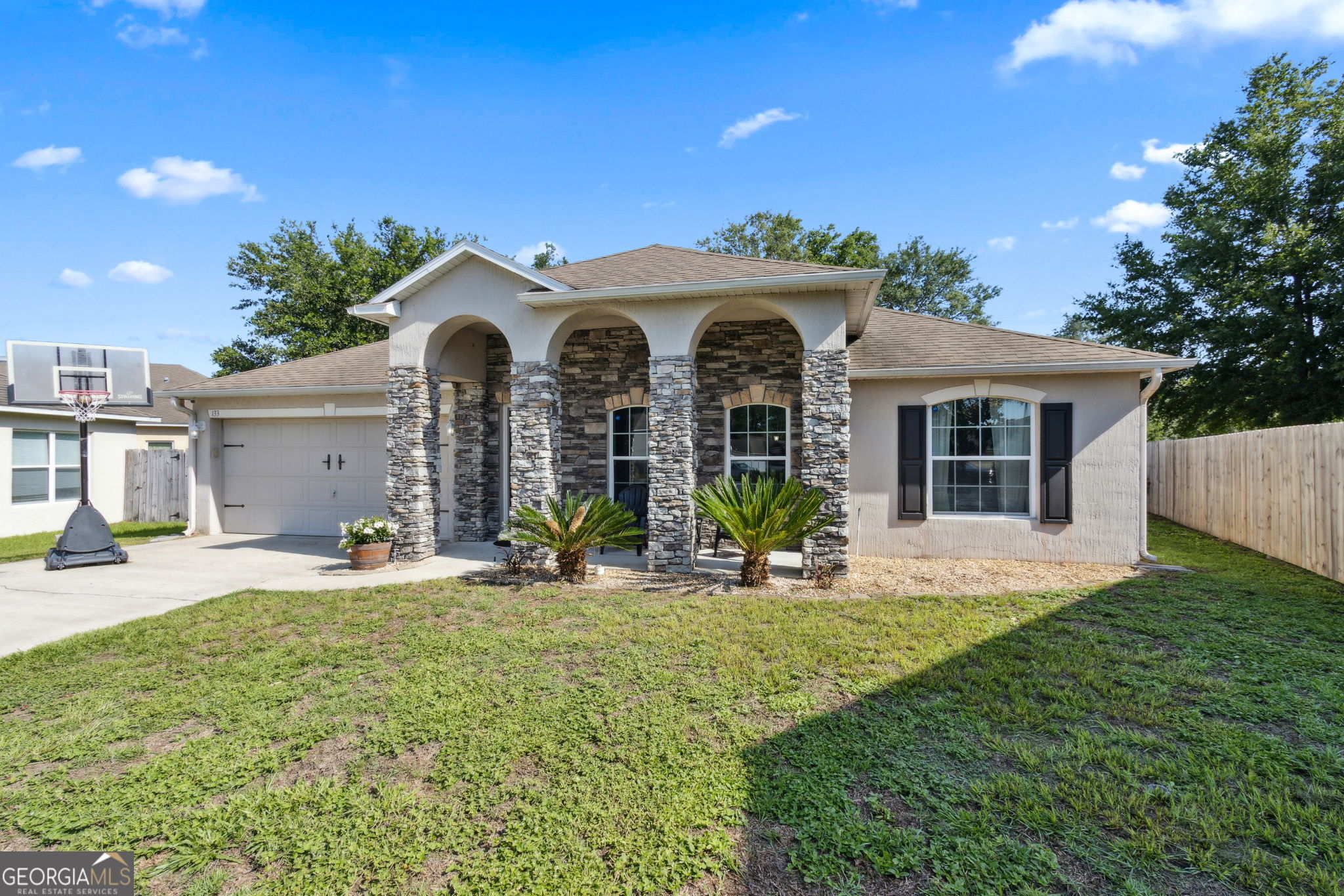 133 Pine Bluff CT