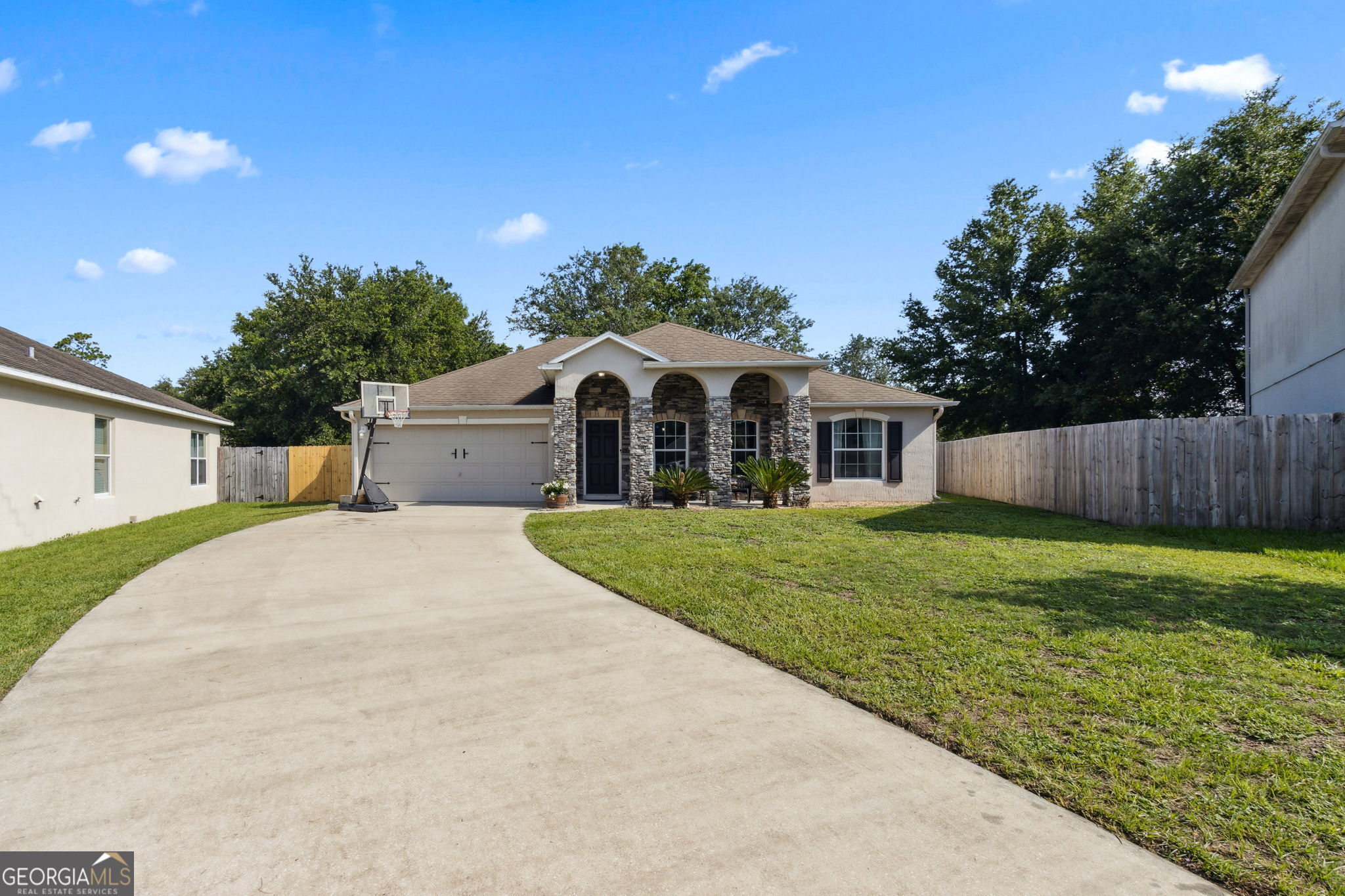 133 Pine Bluff CT