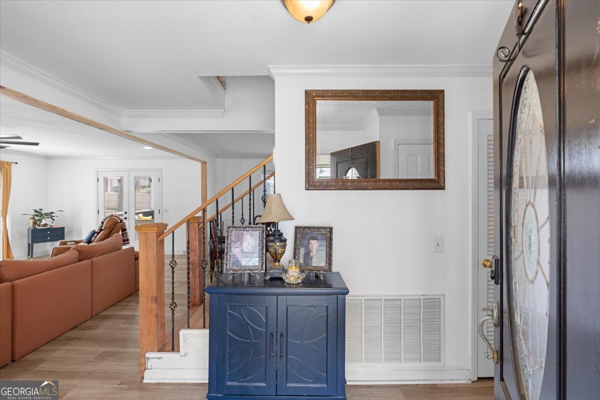 108 E Creekview DR SW