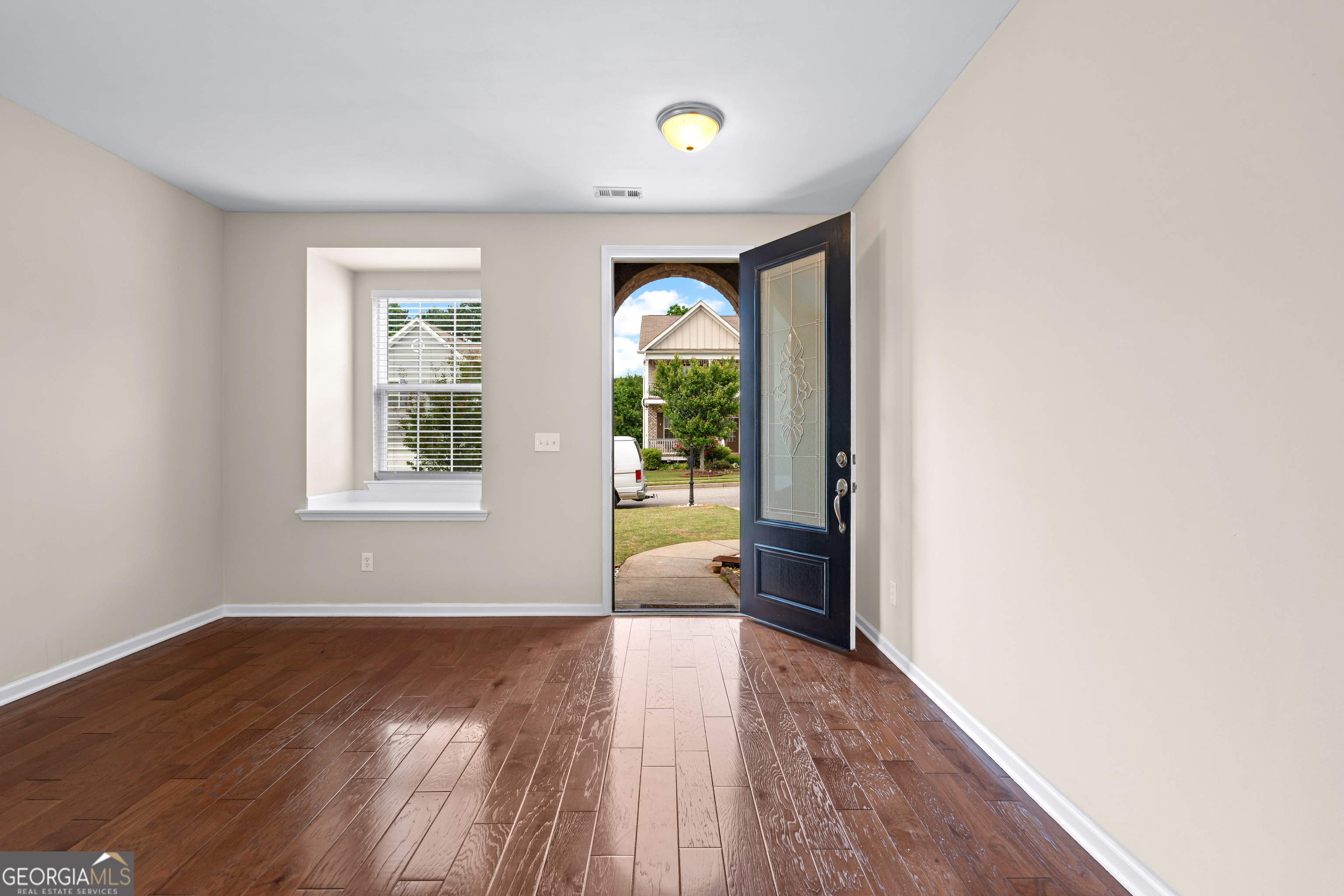 145 Paxton PL