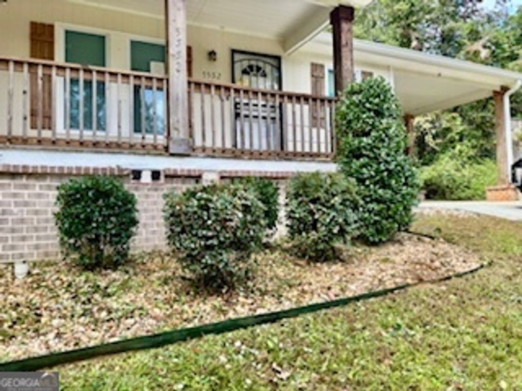 Photo of 5552 Lakeside Drive, Union City, GA 30291 (MLS # 10631892)