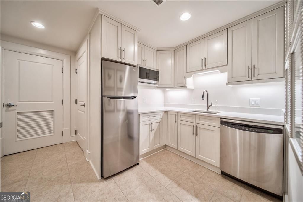 Atlanta, Georgia 30339, United States, 2 Bedrooms Bedrooms, ,2 BathroomsBathrooms,Residential,Active,174531