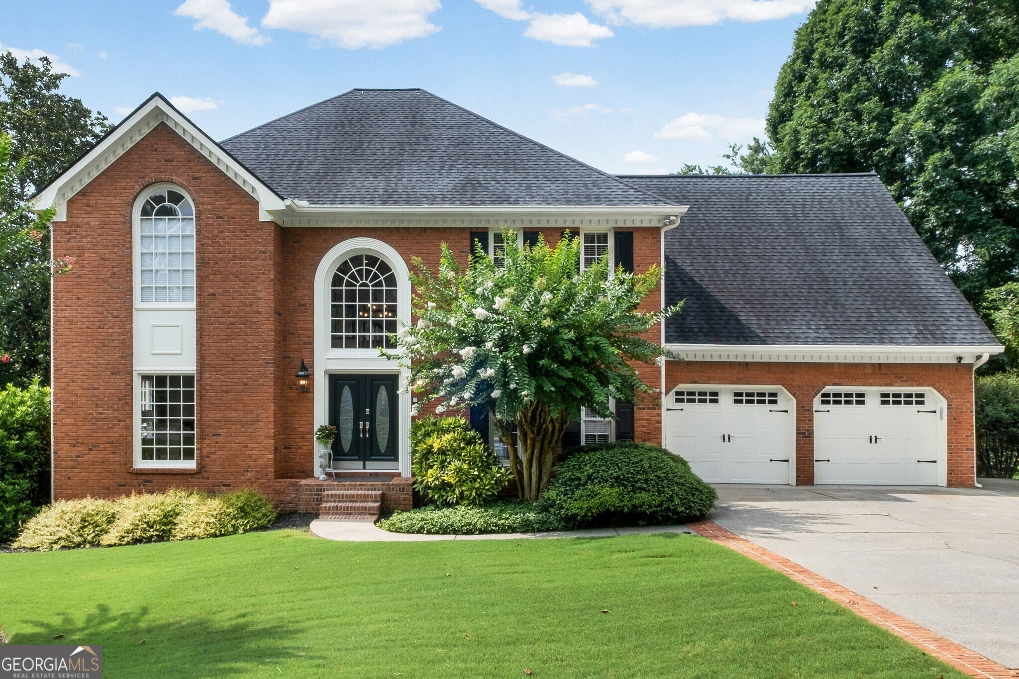 122 N Lakeside DR NW