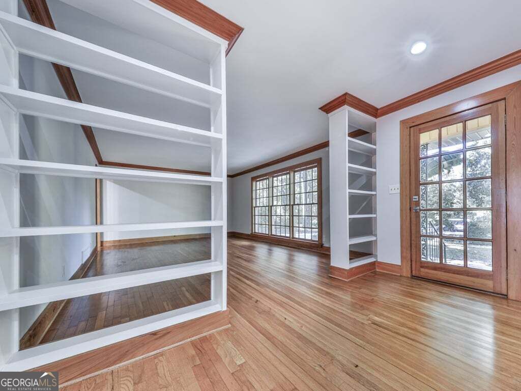 Photo of 721 Blackwell Circle, Marietta, GA 30066 (MLS # 10874930)