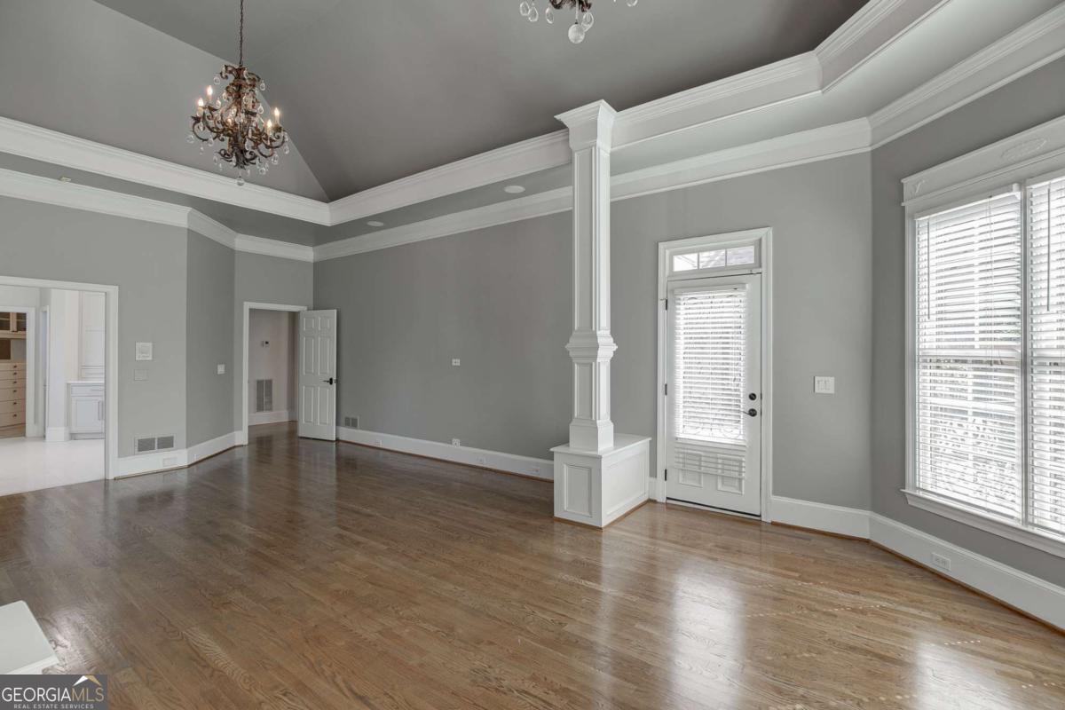 3245 Town Manor CIR
