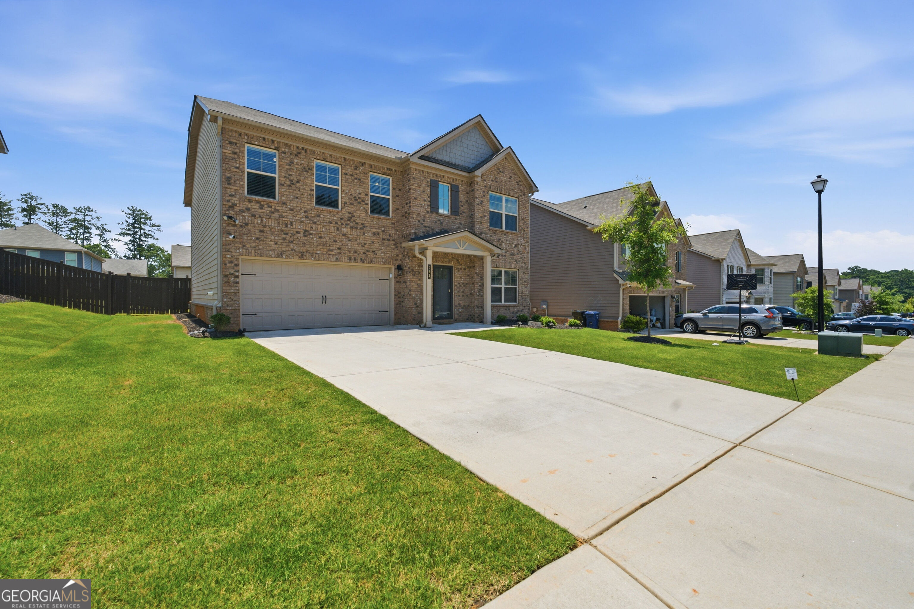 784 Lakehaven LN