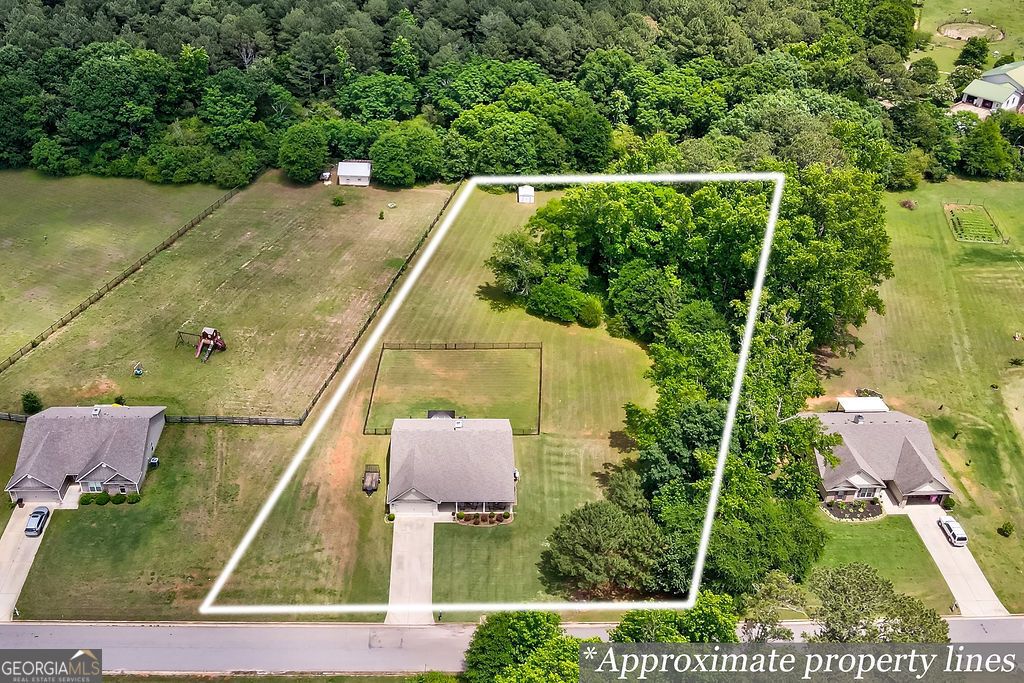 Photo of 304 Highlands Drive, Winterville, GA 30683 (MLS # 10772887)