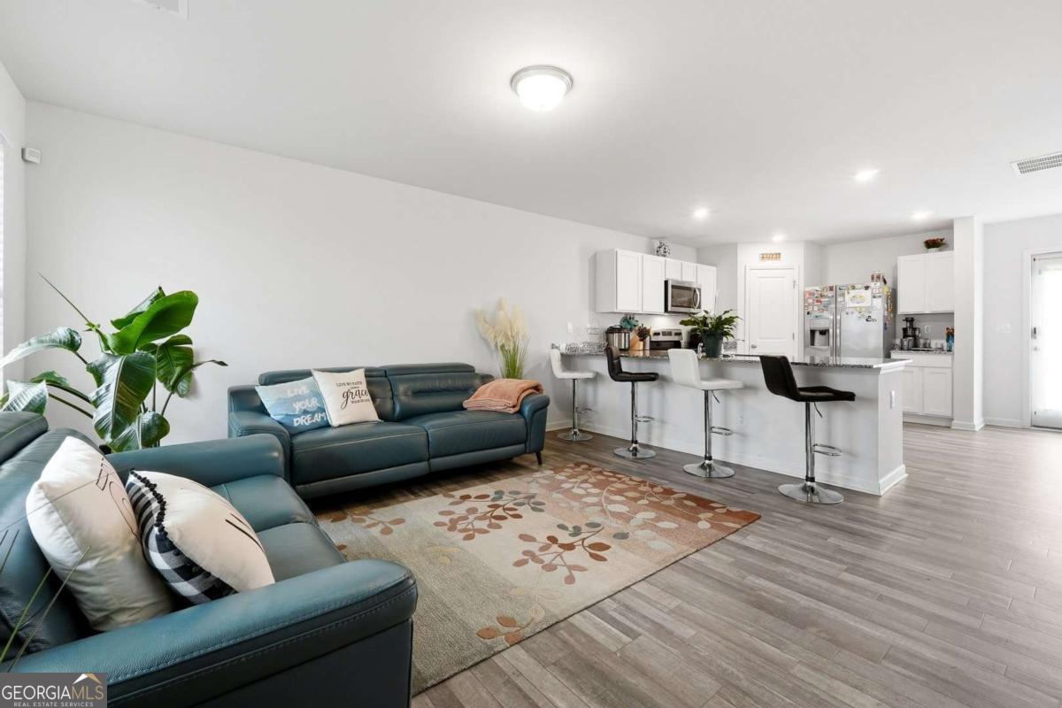 208 Coventry CT