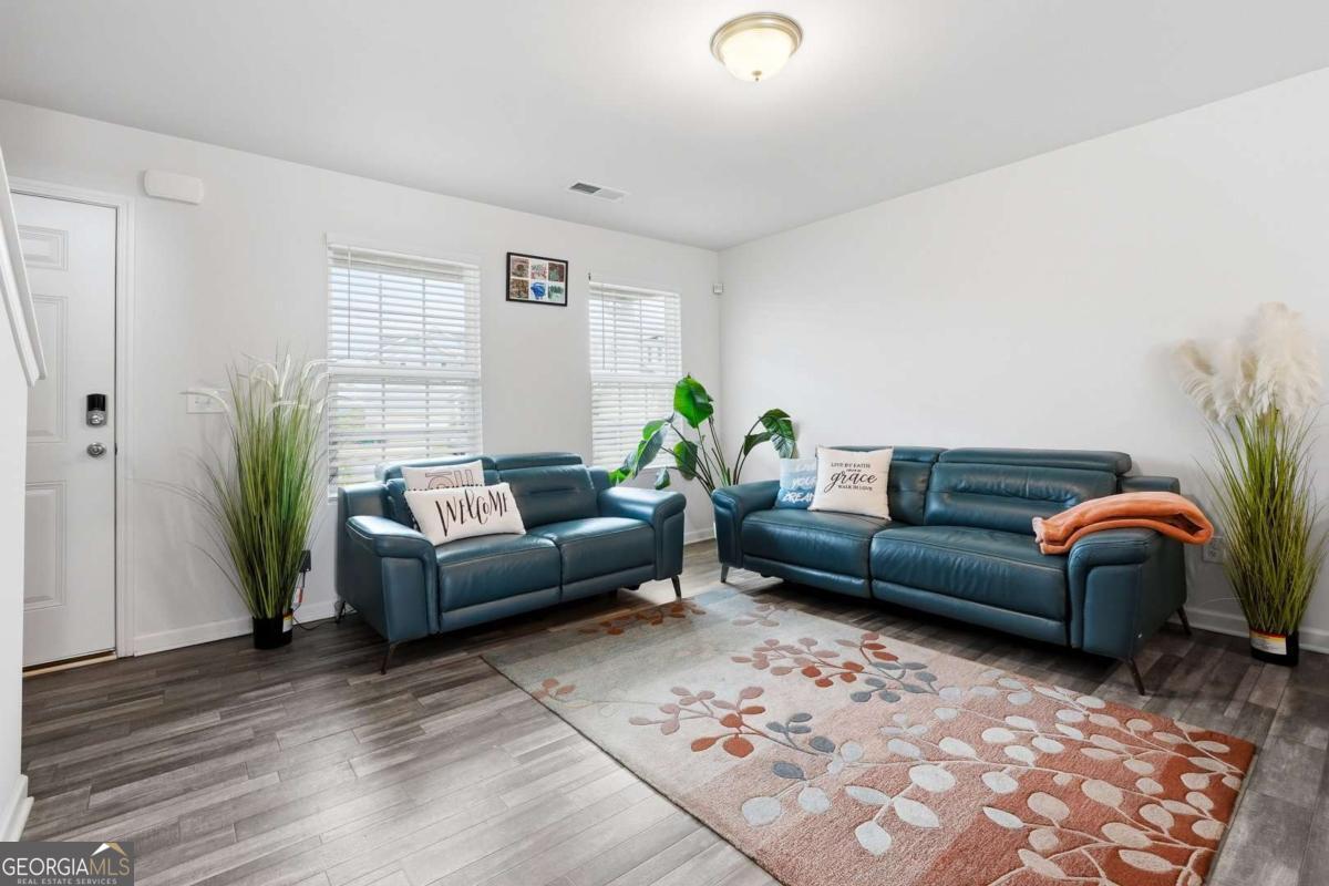208 Coventry CT