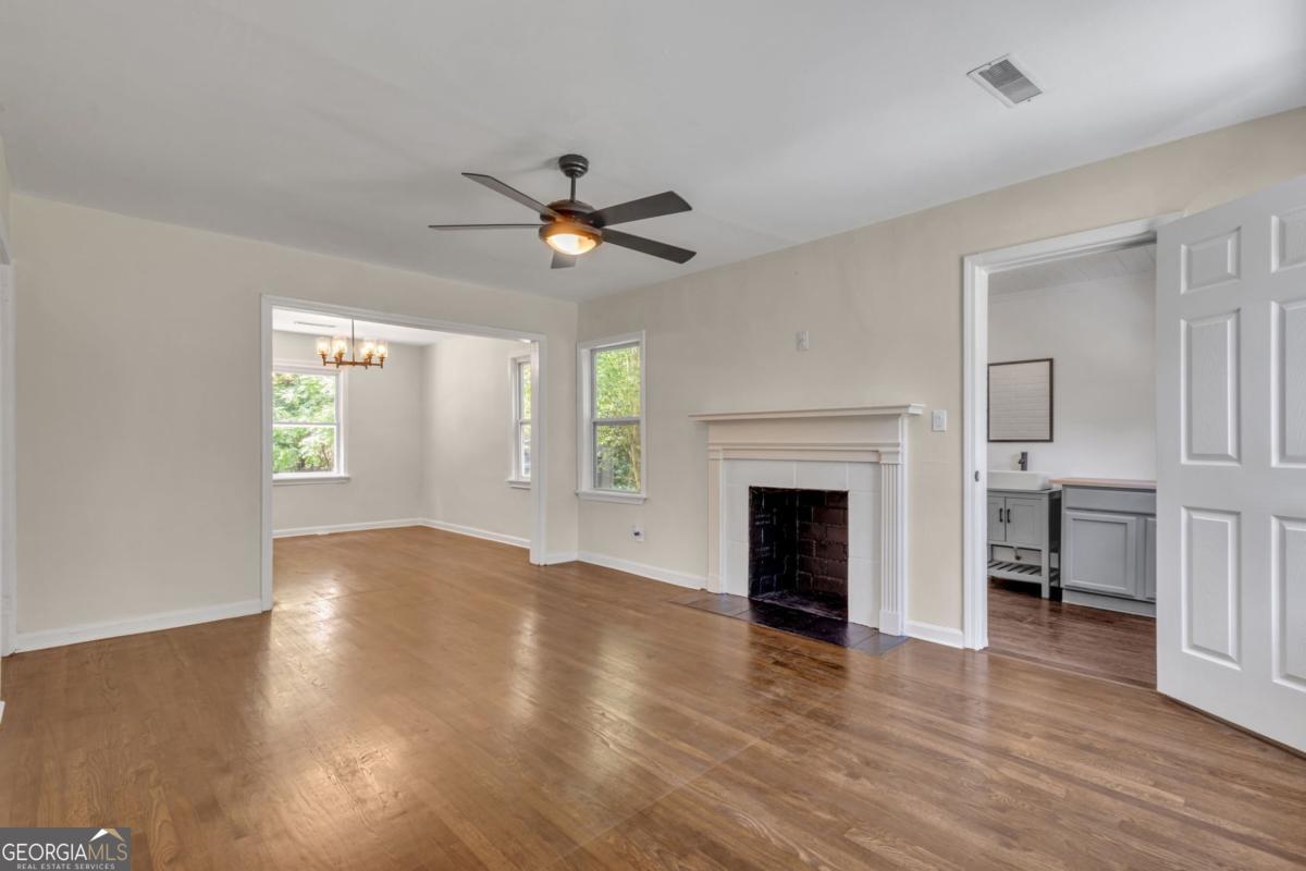 2115 Pinehurst DR