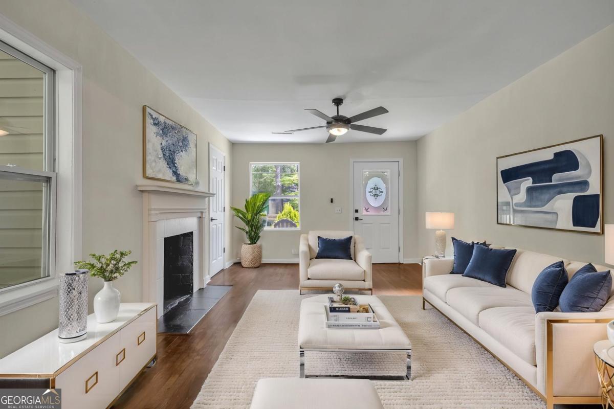 2115 Pinehurst DR