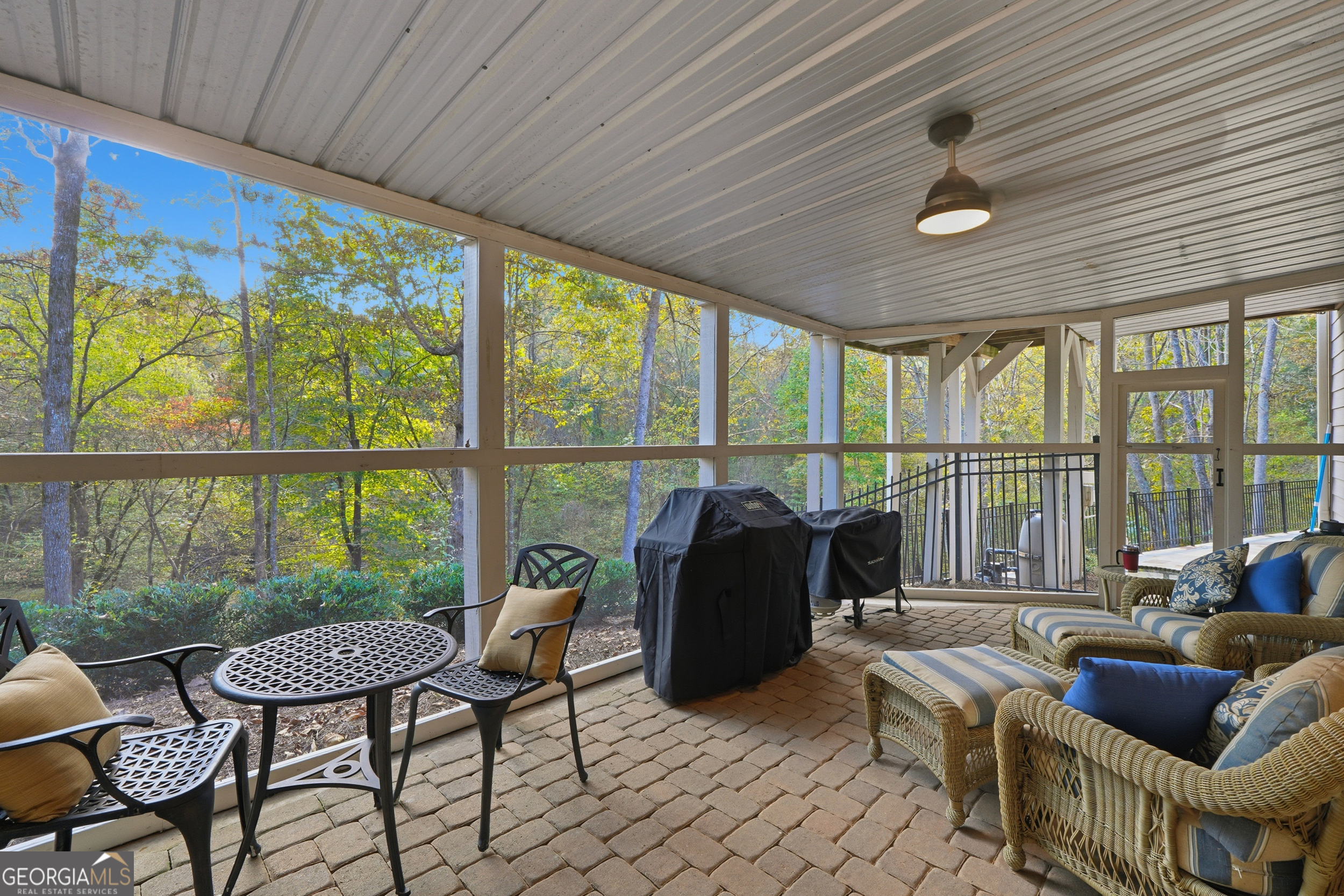 Falls of Smithwick Crossing. - Residential