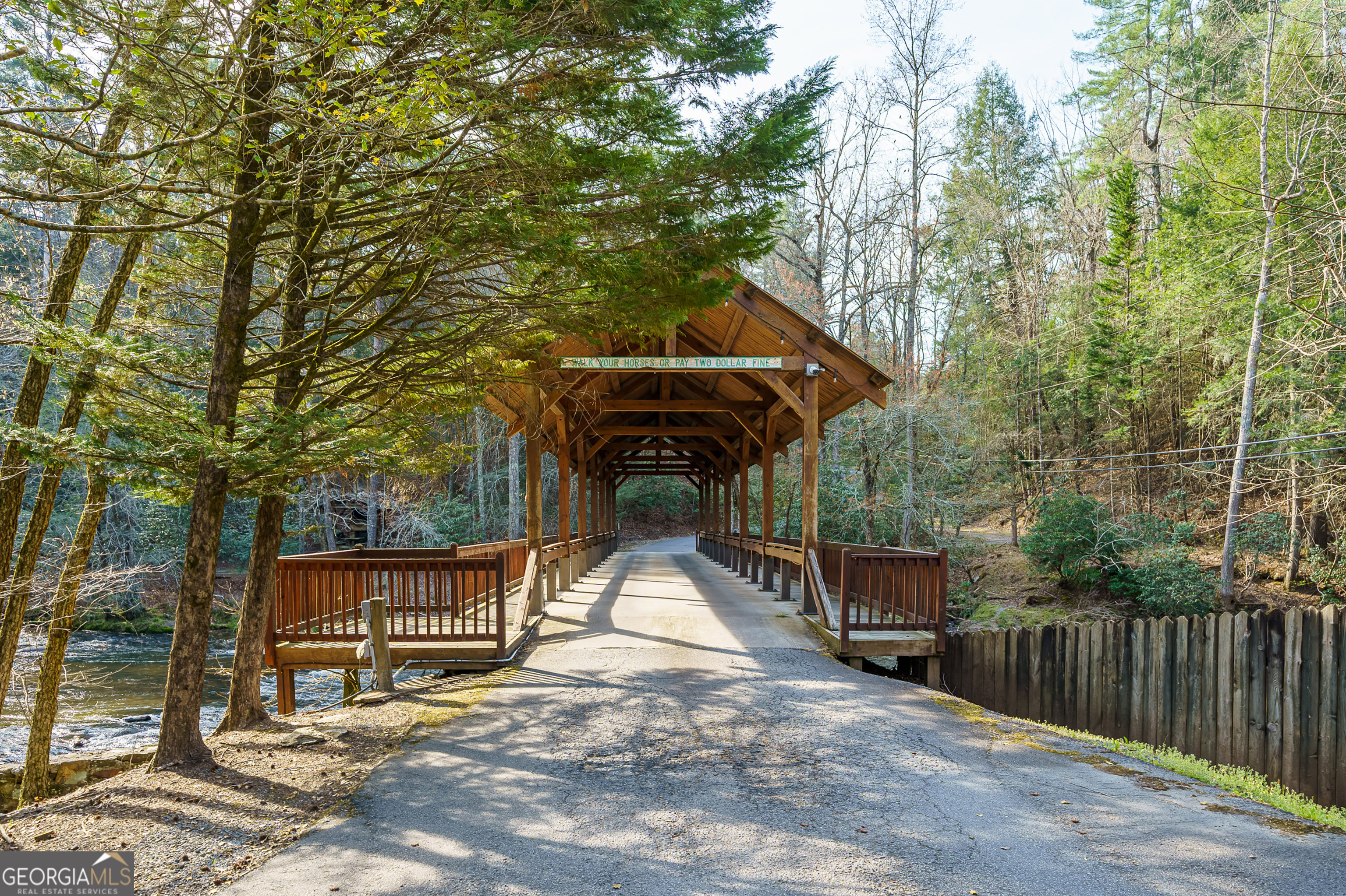 19 Blackberry Falls LN