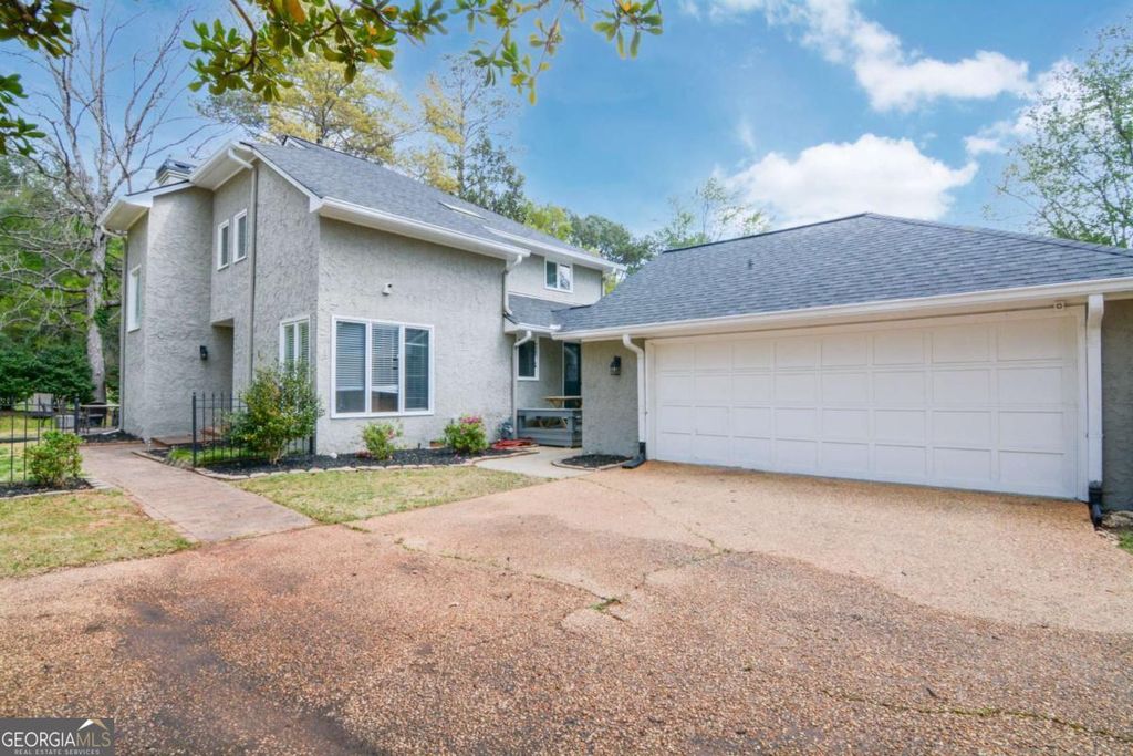 Photo of 2560 Links End, Roswell, GA 30076 (MLS # 10725419)