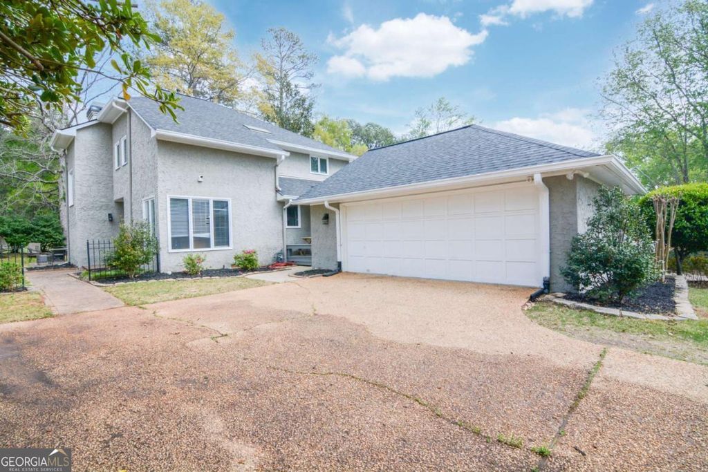 Photo of 2560 Links End, Roswell, GA 30076 (MLS # 10725419)