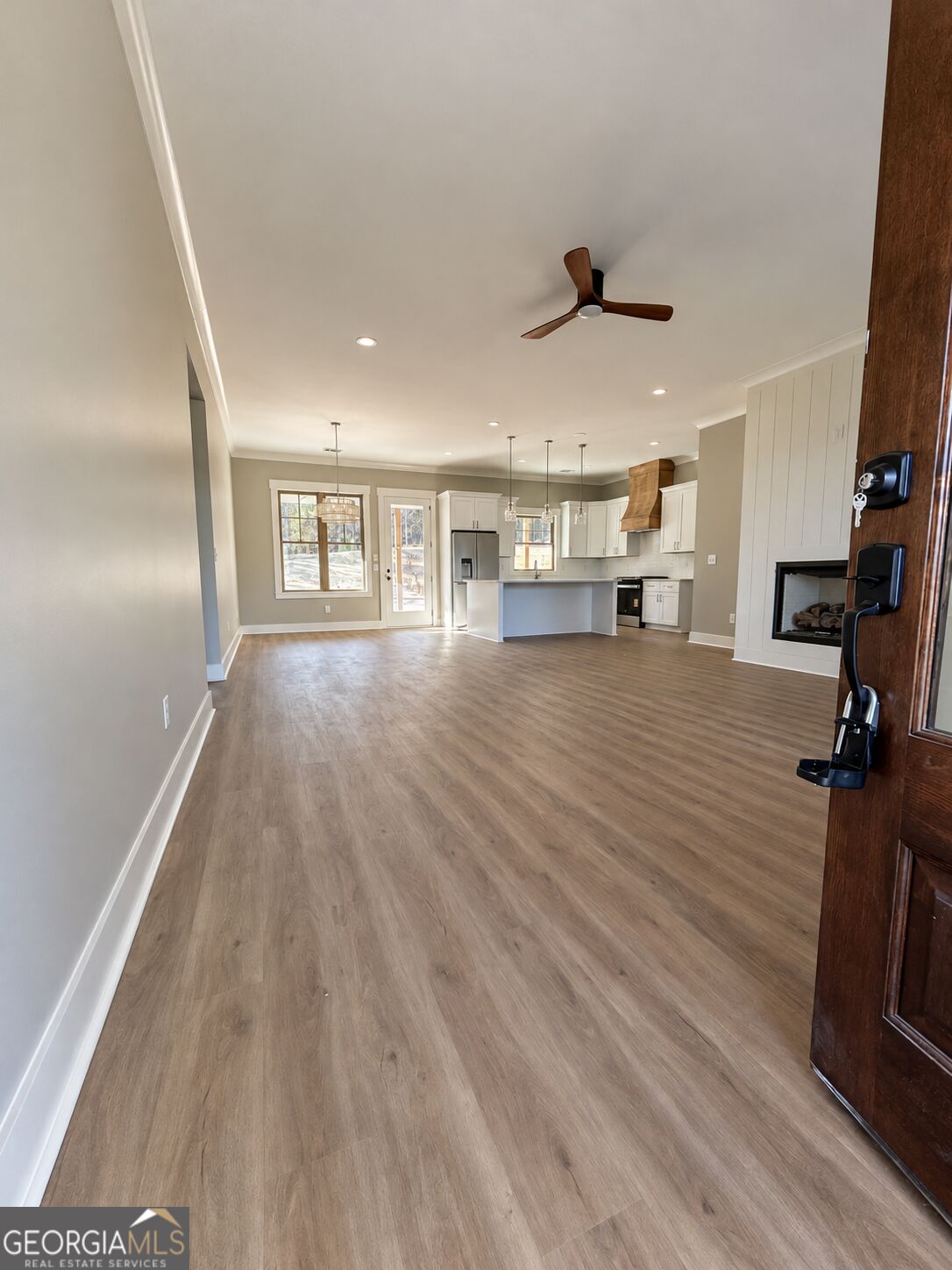 324 West Lakeview