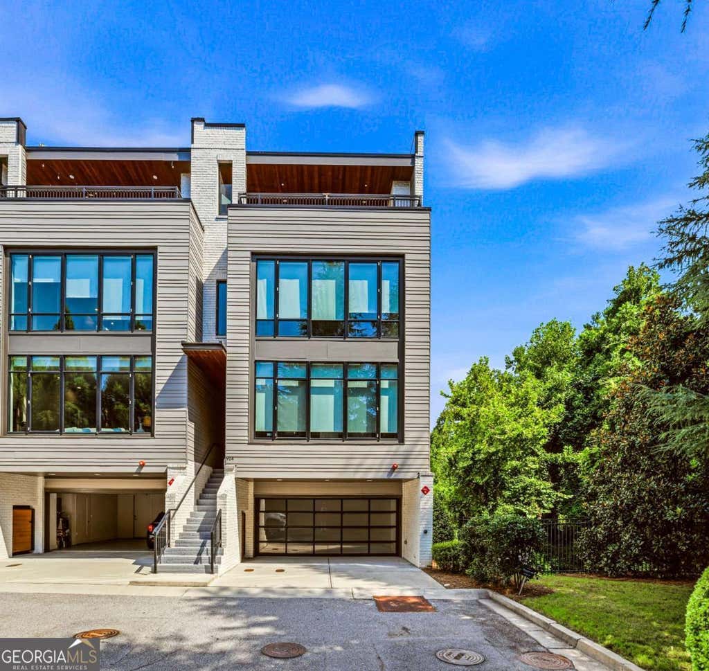 Photo of 914 Lenox Boulevard NE, Atlanta, GA 30324 (MLS # 10826568)