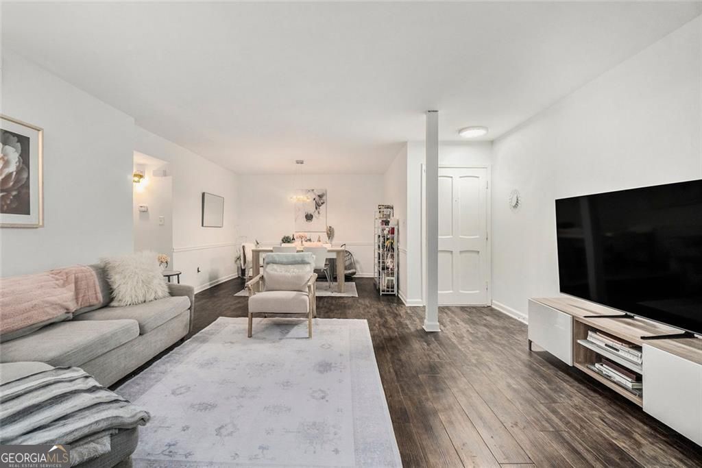 Photo of 94 Rosaire Place NW, Atlanta, GA 30327 (MLS # 10676326)