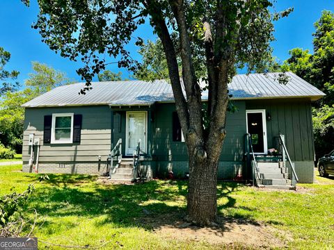 309 Schley Douglas GA 31533