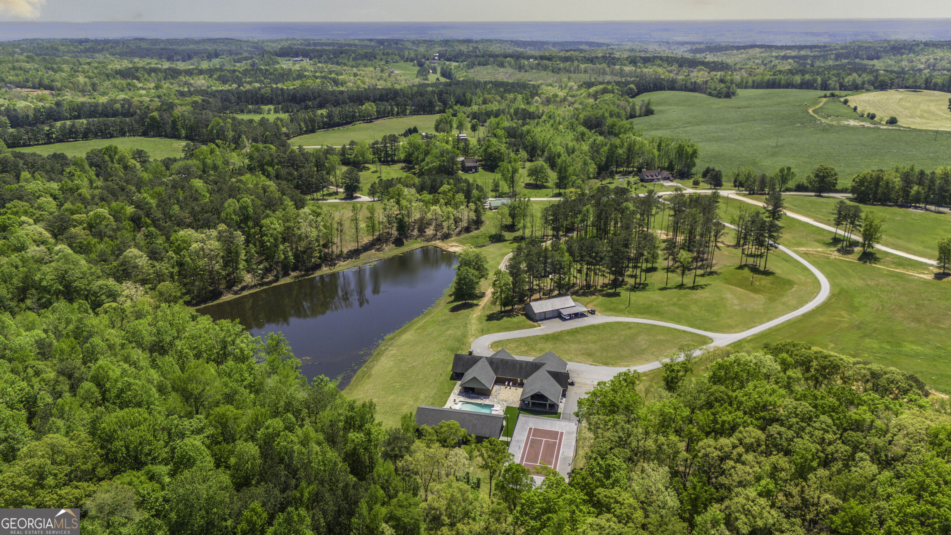 1600 Happy Hollow RD