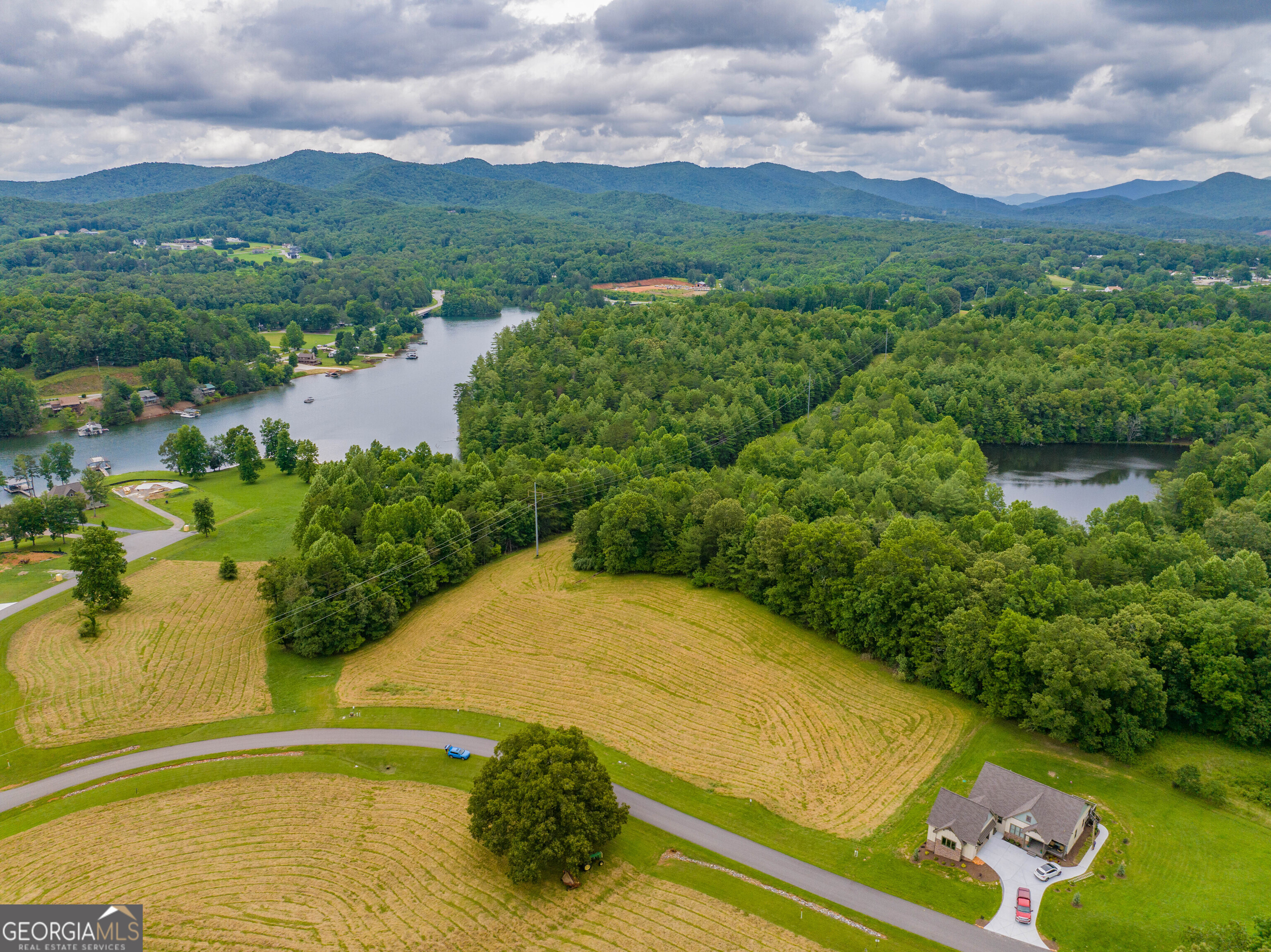 200 Viewpoint LN
