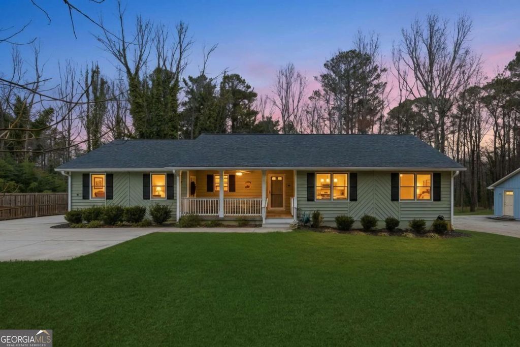 Photo of 1066 Oak Road SW, Lilburn, GA 30047 (MLS # 10713858)