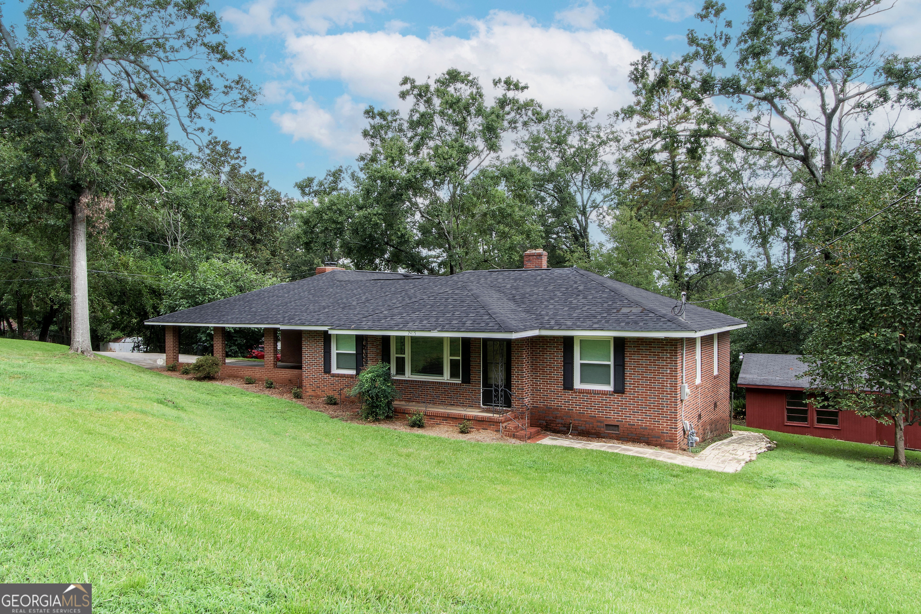 2415 Apricot LN