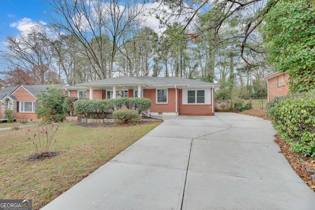 Photo of 2015 E Camellia Drive, Decatur, GA 30032 (MLS # 10702401)