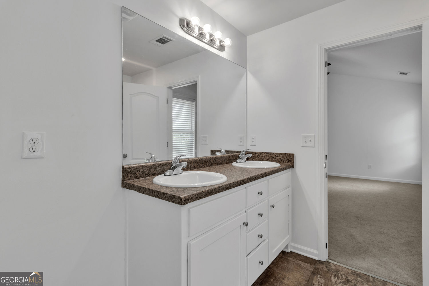 2126 Crown Park DR